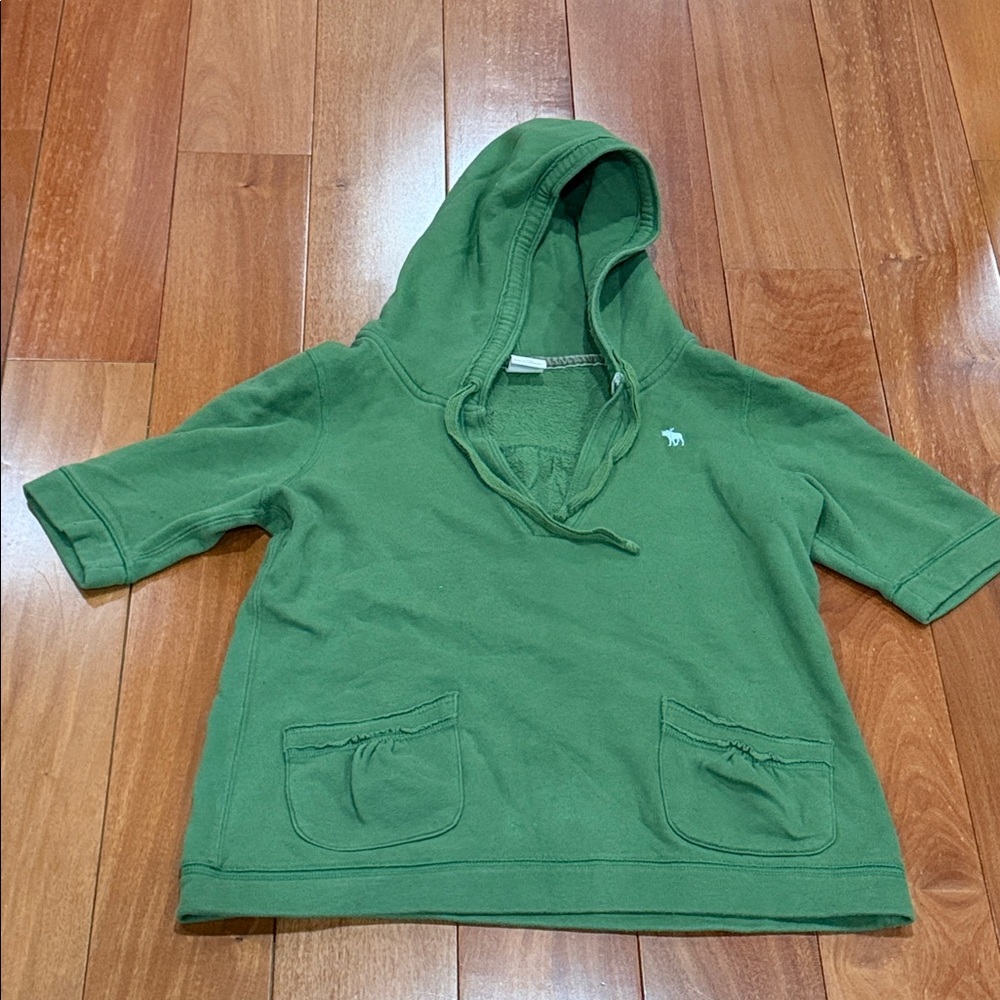 Abercrombie & Fitch women’s Short-sleeve‎ hooded pullover top with V-neck size L